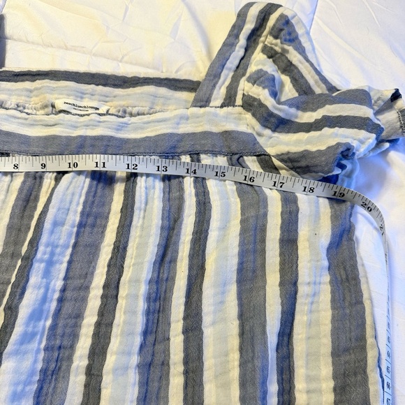 Flutter Sleeve Linen Blue and White Striped Top - Picture 3 of 3